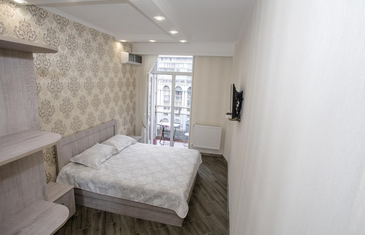 5 Rooms Batumi Exteriör bild